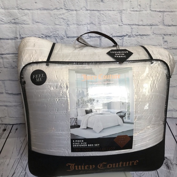 Juicy Couture The Rose Collection 5-Piece King Size Designer Bed Set - Picture 3 of 9